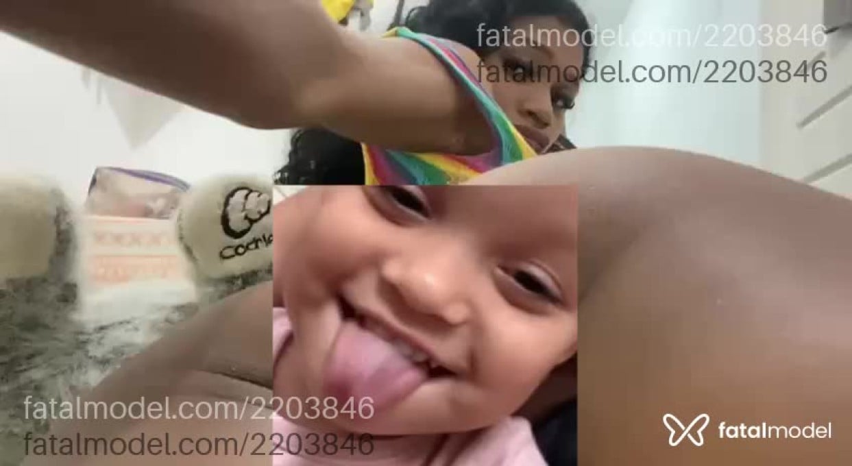 Acompanhante mulher morena (o) de olhos castanhos - Camile Vitória Acompanhante mulher morena (o) de olhos castanhos - Camile Vitória