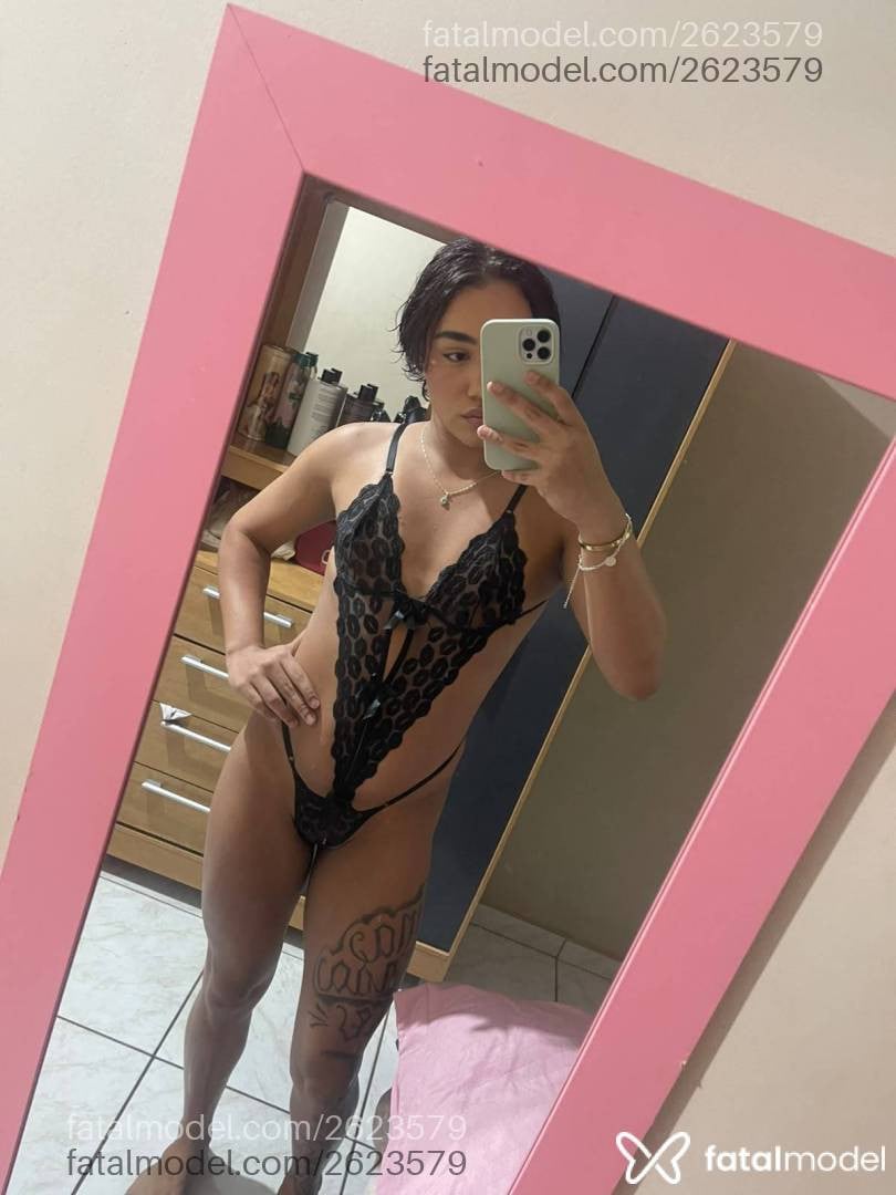 Acompanhante mulher trans com cabelo castanho de olhos castanhos em São Carlos Acompanhante mulher trans com cabelo castanho de olhos castanhos em São Carlos - Gabriela