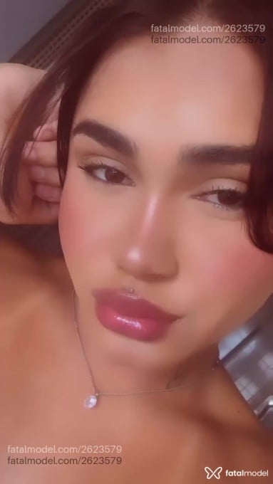 Acompanhante mulher trans com cabelo castanho de olhos castanhos em São Carlos - Gabriela