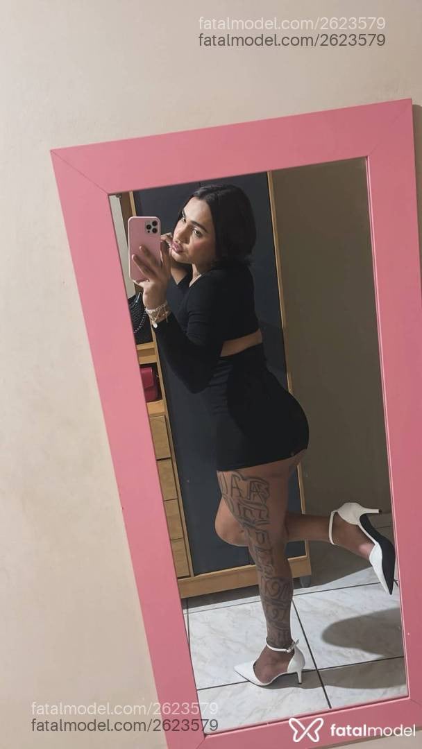 Acompanhante mulher trans com cabelo castanho de olhos castanhos - Gabriela
