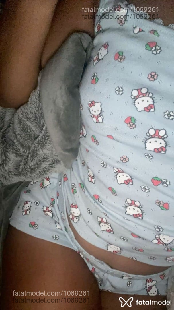 Acompanhante mulher morena (o) de olhos castanhos - Débora Sousa Acompanhante mulher morena (o) de olhos castanhos - Débora Sousa