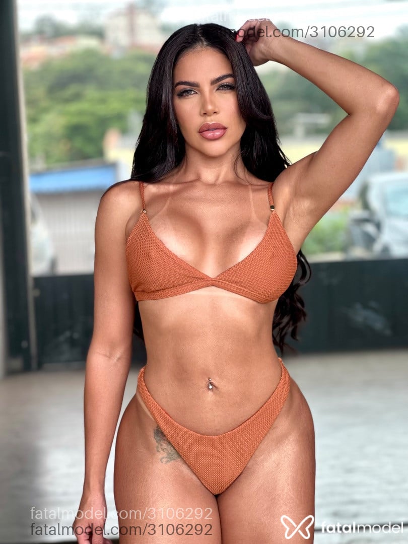 Acompanhante mulher morena (o) de olhos verdes em Brasília - Bruna Ferraz