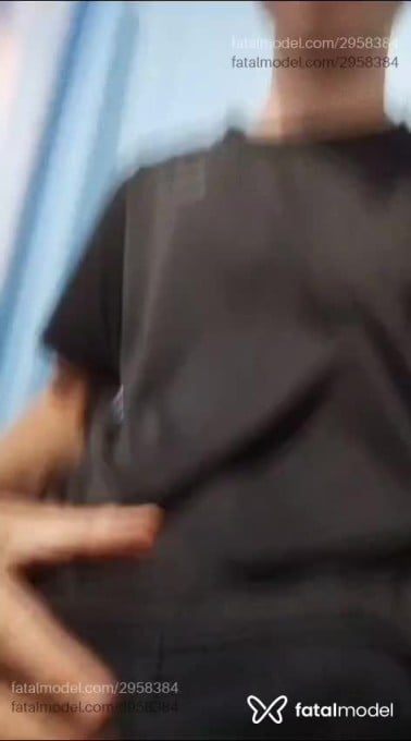 Acompanhante homem com cabelo castanho de olhos pretos - Luxe