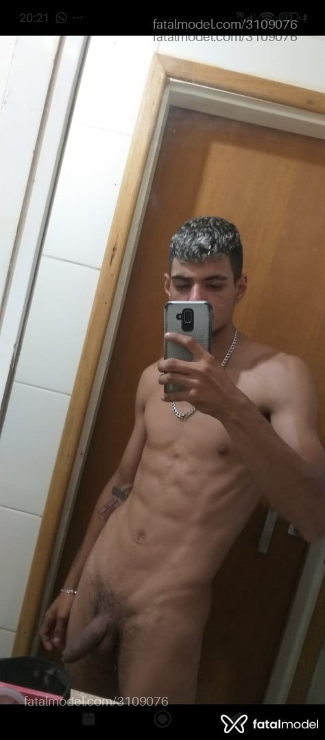 Acompanhante homem com cabelo castanho de olhos pretos em Virtual - Novinhodrake