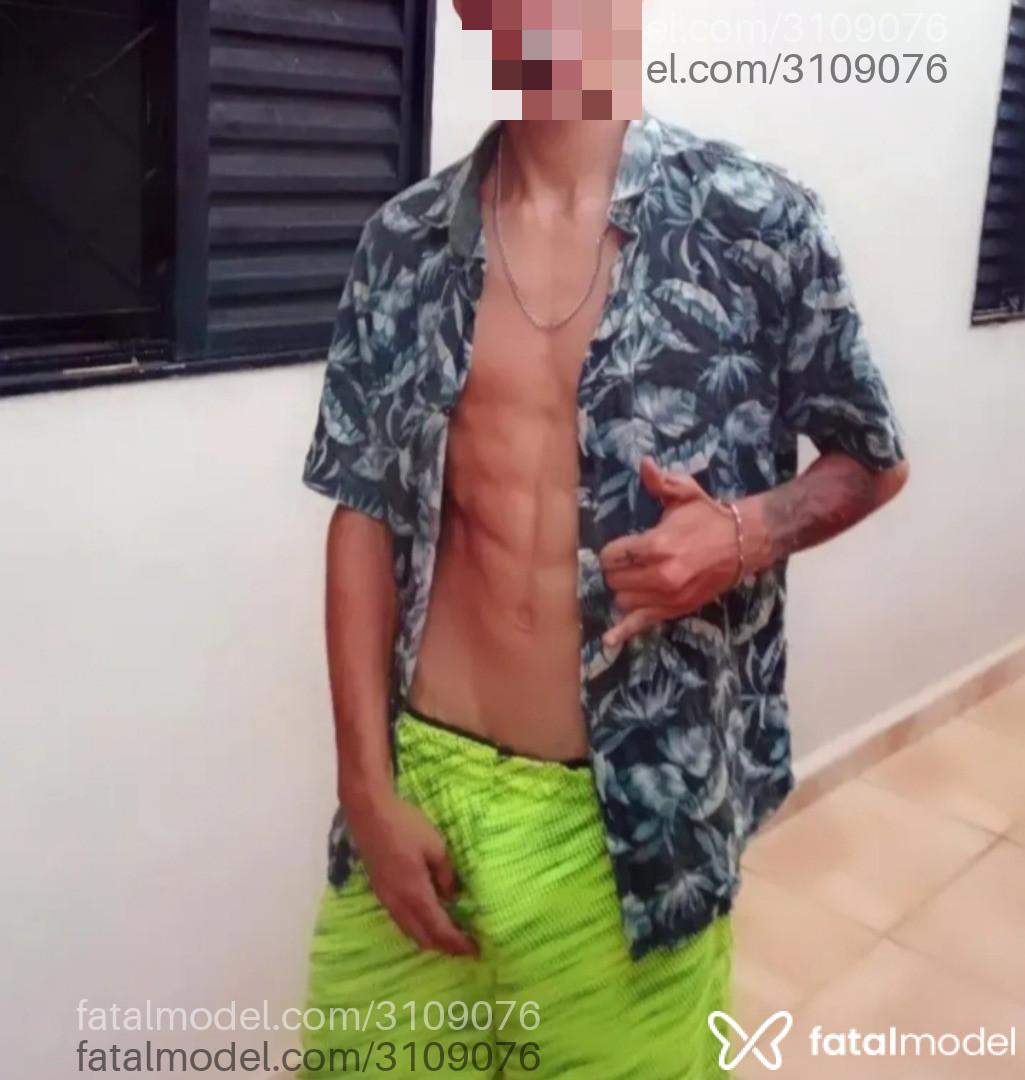 Acompanhante homem com cabelo castanho de olhos pretos em Virtual - Novinhodrake