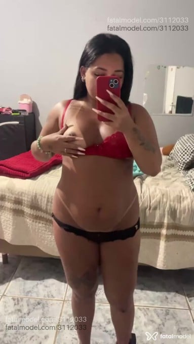 Acompanhante mulher morena (o) de olhos pretos em Cariacica Acompanhante mulher morena (o) de olhos pretos em Cariacica - Julia