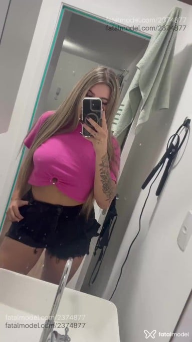 Acompanhante mulher loira (o) de olhos castanhos em Pelotas Acompanhante mulher loira (o) de olhos castanhos em Pelotas - Tayssa Eduarda