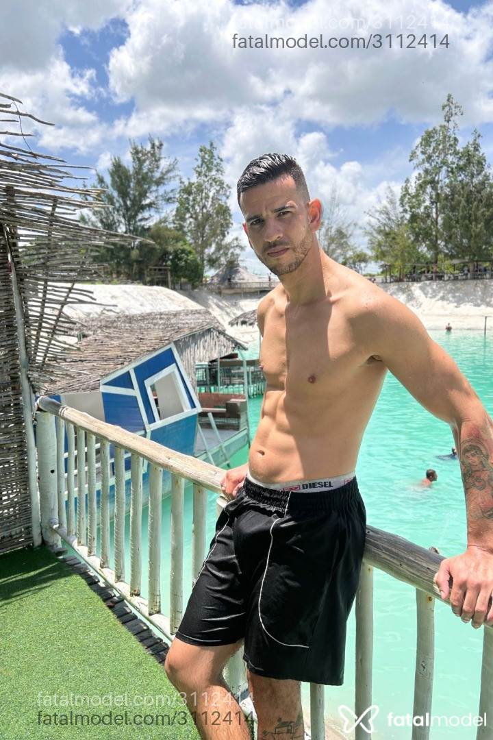 Acompanhante homem com cabelo castanho de olhos pretos em Balneário Camboriú - Geovanni