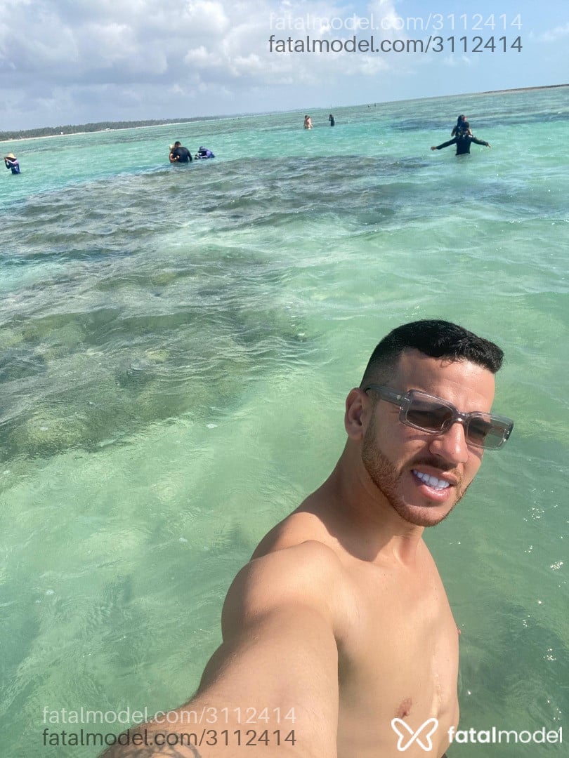 Acompanhante homem com cabelo castanho de olhos pretos em Balneário Camboriú - Geovanni