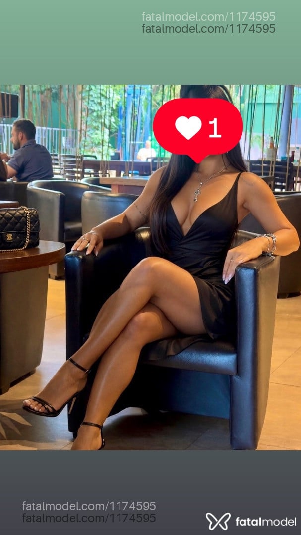 Acompanhante mulher com cabelo castanho de olhos castanhos em São Paulo - Mariana Marques