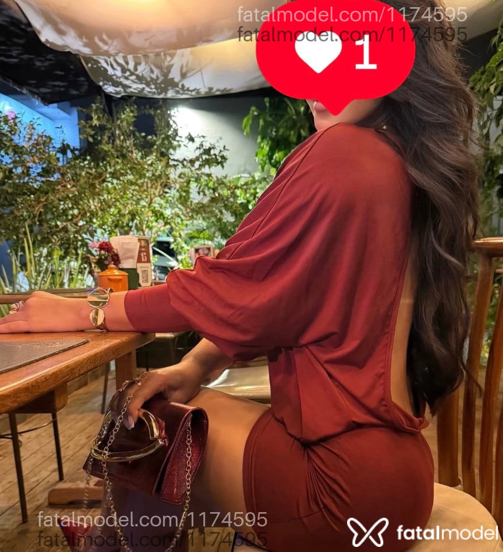 Acompanhante mulher com cabelo castanho de olhos castanhos em São Paulo - Mariana Marques