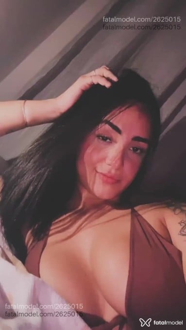 Acompanhante mulher morena (o) de olhos pretos - Lara