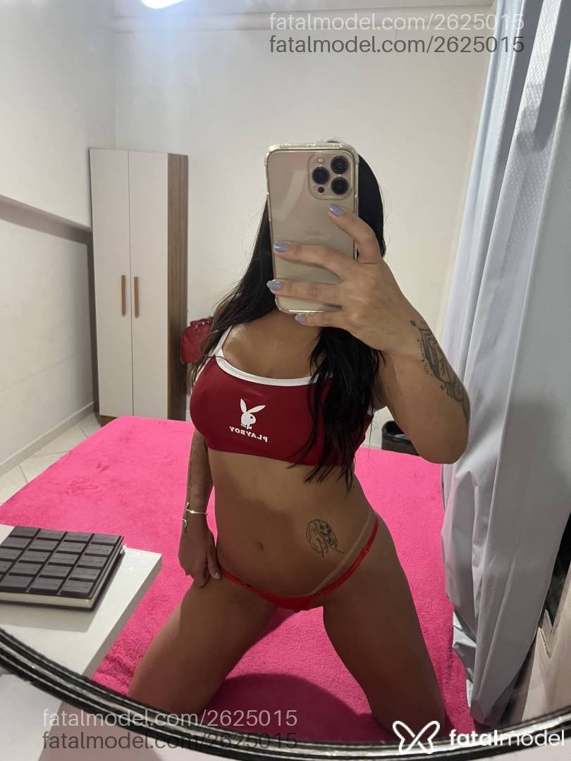 Acompanhante mulher morena (o) de olhos pretos - Lara