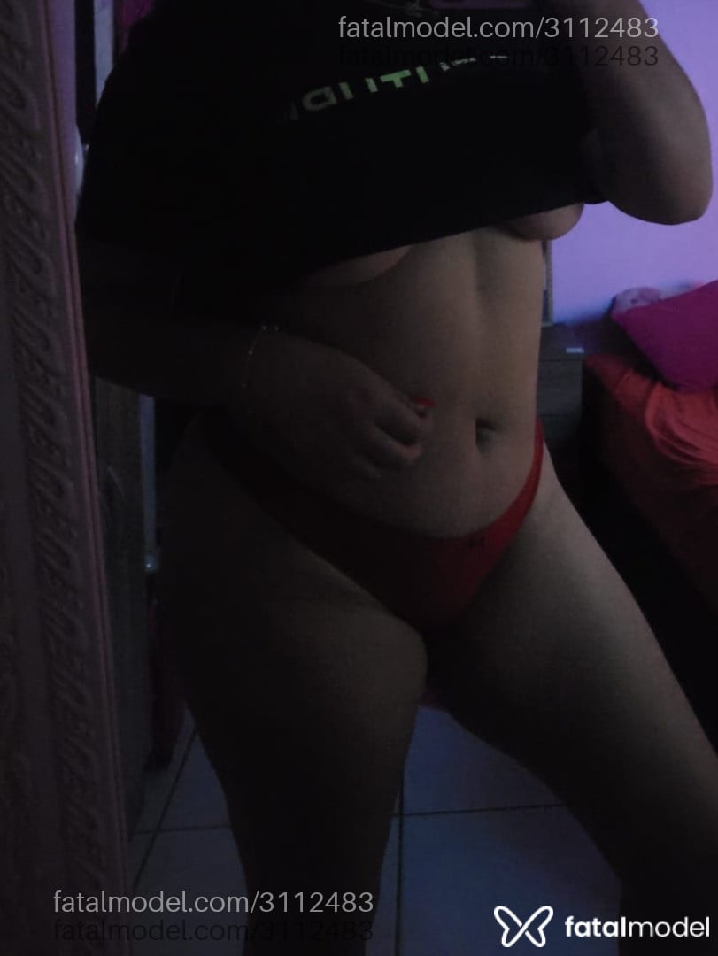 Acompanhante mulher morena (o) de olhos castanhos em Passo Fundo - Isiss