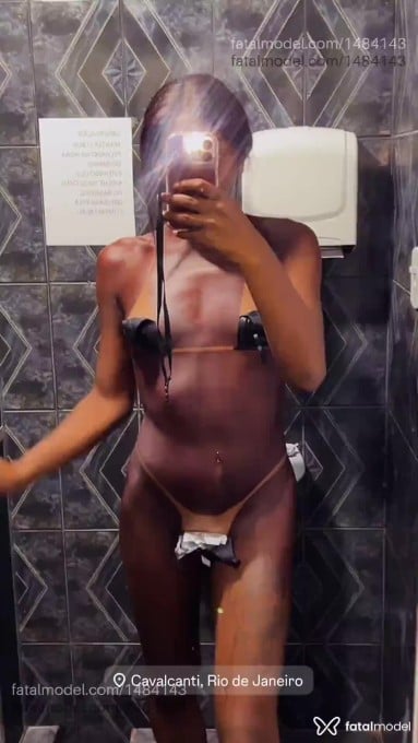Acompanhante mulher trans morena (o) de olhos castanhos em Petrópolis - Preta Arrochada