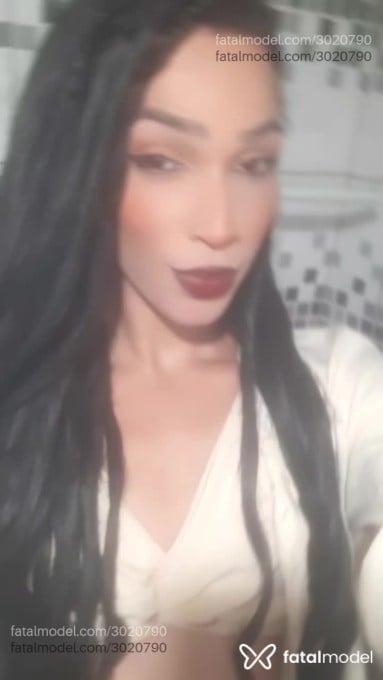 Acompanhante mulher trans com cabelo castanho de olhos castanhos em Vitória da Conquista - Rebeca