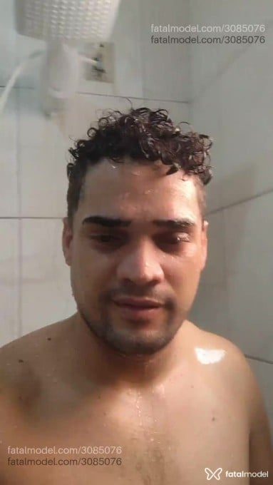 Acompanhante homem com cabelo castanho de olhos castanhos em Virtual - Max