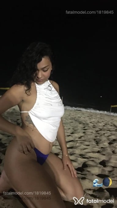 Acompanhante mulher morena (o) de olhos castanhos em Araçatuba Acompanhante mulher morena (o) de olhos castanhos em Araçatuba - Pietra