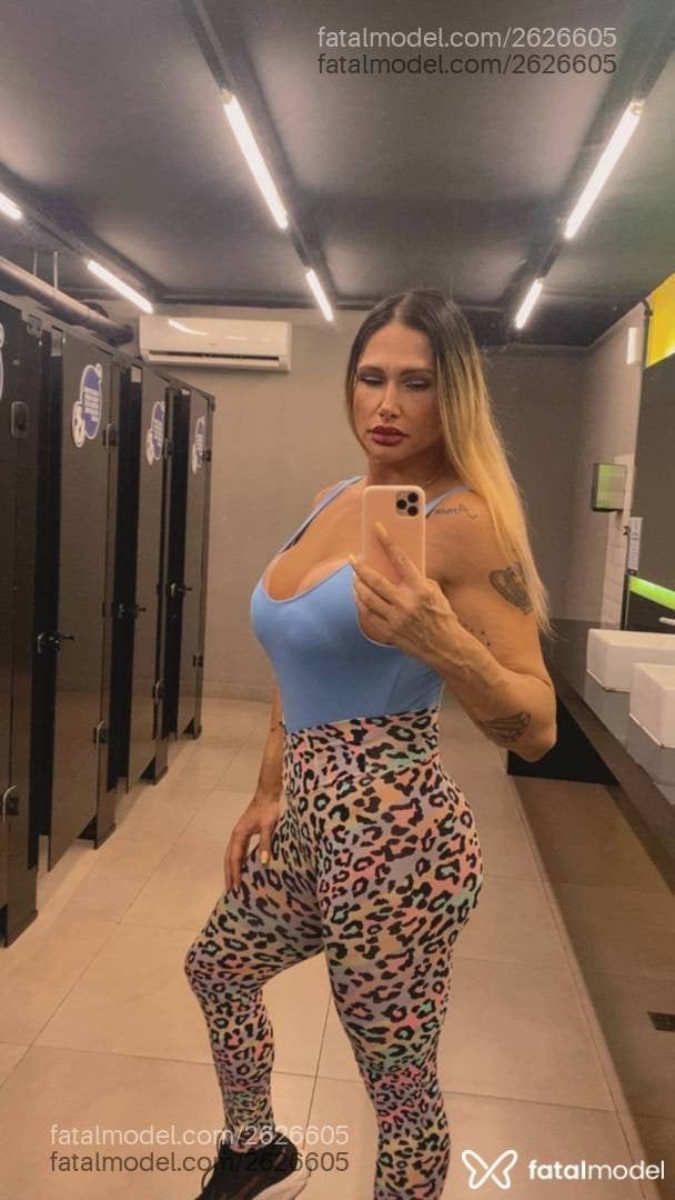 Acompanhante mulher loira (o) de olhos castanhos - Andressa
