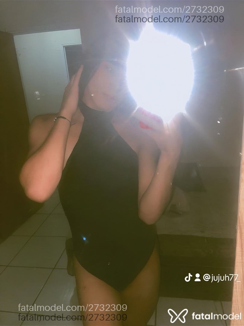 Acompanhante mulher trans morena (o) de olhos castanhos em Sinop - Juhju