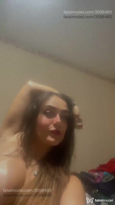 Acompanhante mulher com cabelo castanho de olhos verdes em São Paulo - Caroline