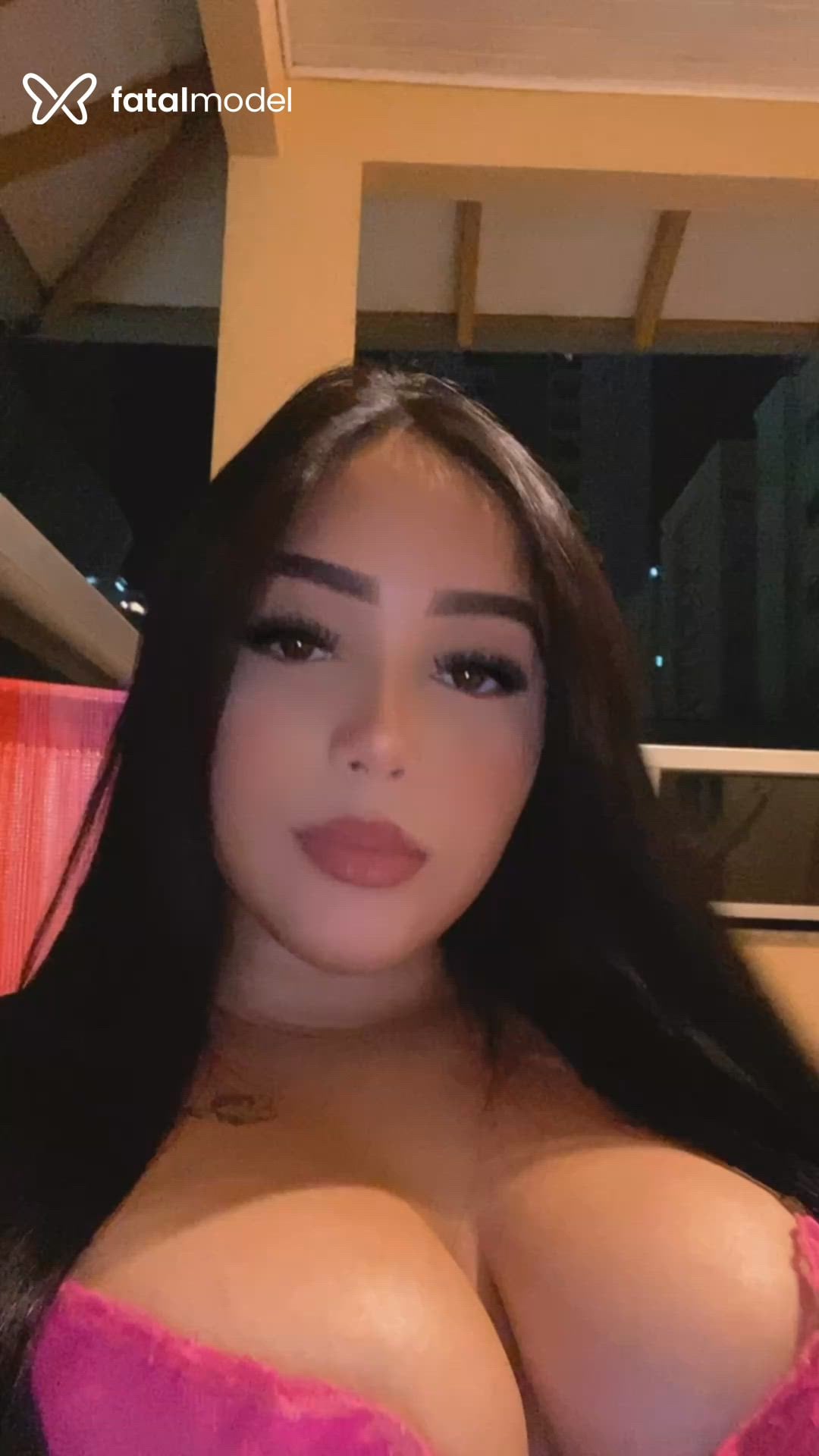 Acompanhante mulher morena (o) de olhos castanhos em Londrina Acompanhante mulher morena (o) de olhos castanhos em Londrina - Mirella Ferraz