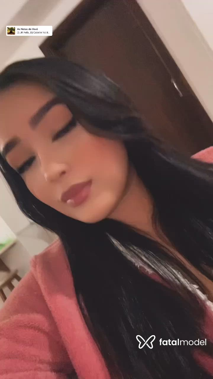 Acompanhante mulher morena (o) de olhos castanhos - Mirella Ferraz