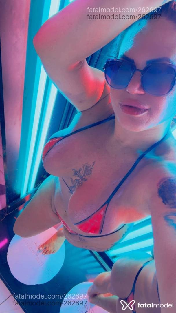 Acompanhante travesti morena (o) de olhos castanhos - Jeneffer Almeida