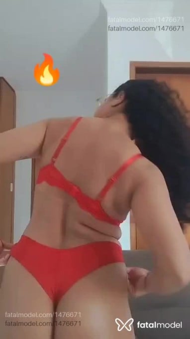 Acompanhante mulher com cabelo castanho de olhos castanhos - Bianca