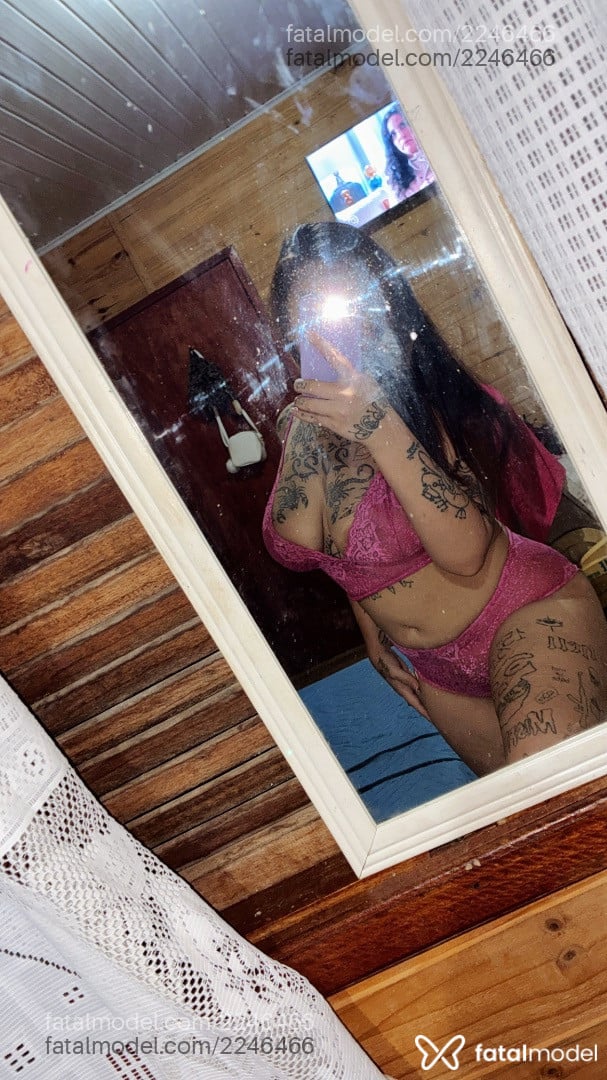 Acompanhante mulher morena (o) de olhos pretos - Marcella