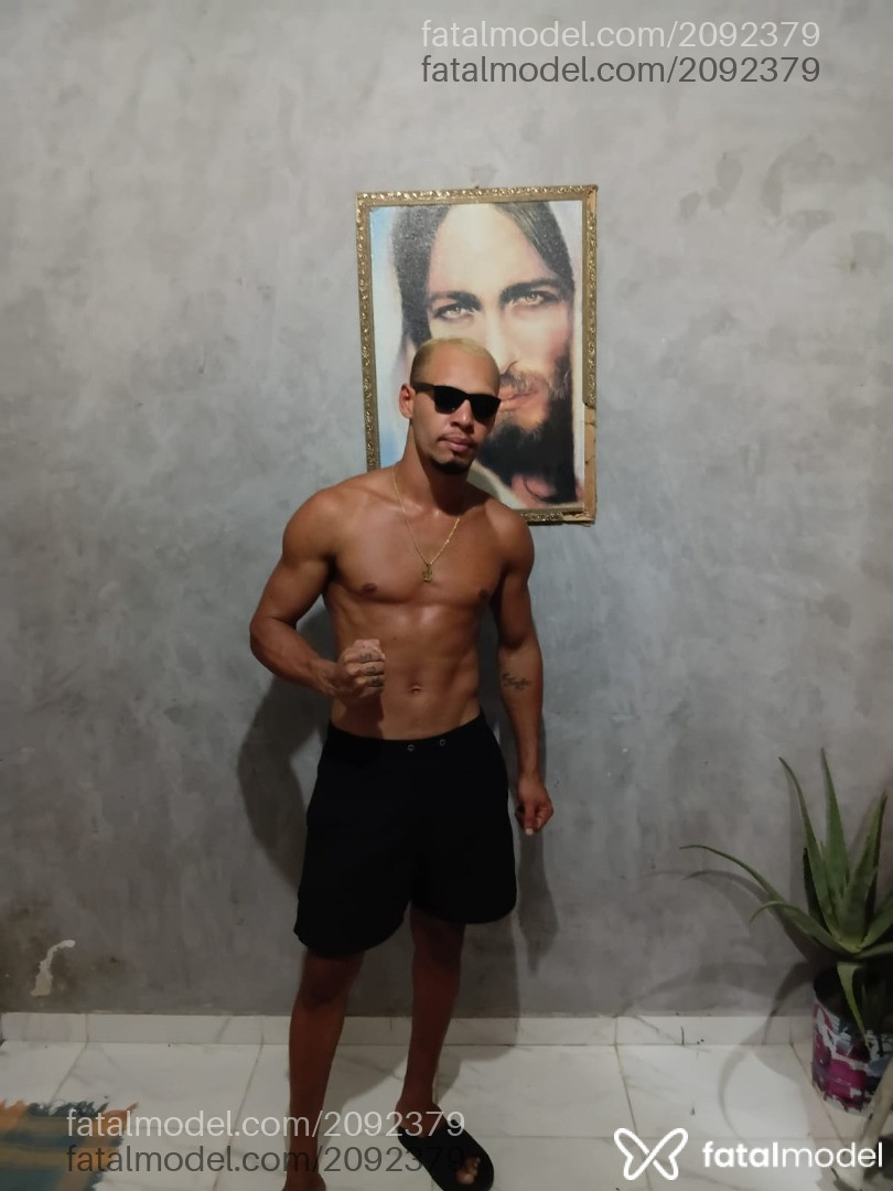 Acompanhante homem morena (o) de olhos cinza em Rio de Janeiro - Vinicius