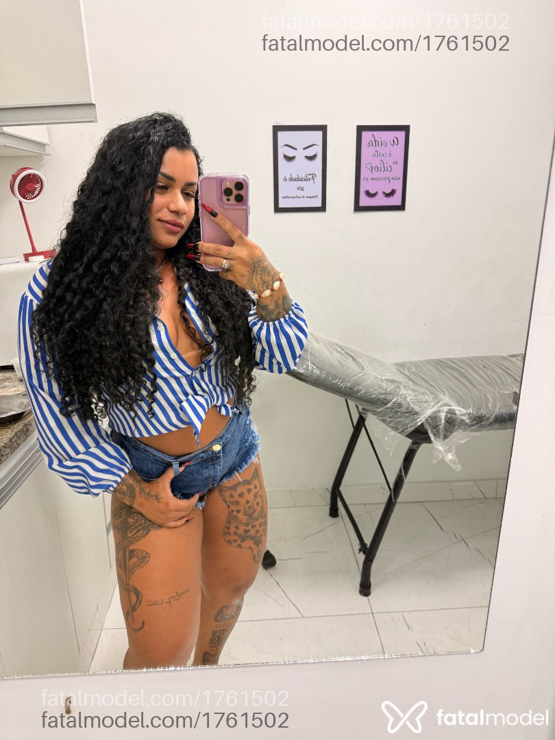 Acompanhante mulher morena (o) de olhos castanhos em Rio de Janeiro Acompanhante mulher morena (o) de olhos castanhos em Rio de Janeiro - Tacia
