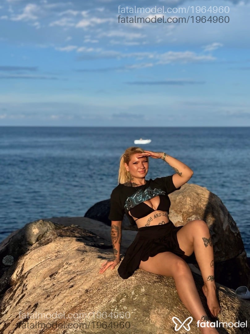Acompanhante mulher loira (o) de olhos verdes em Florianópolis - Babydoll
