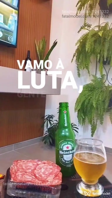 Acompanhante mulher com cabelo castanho de olhos pretos - Taynná