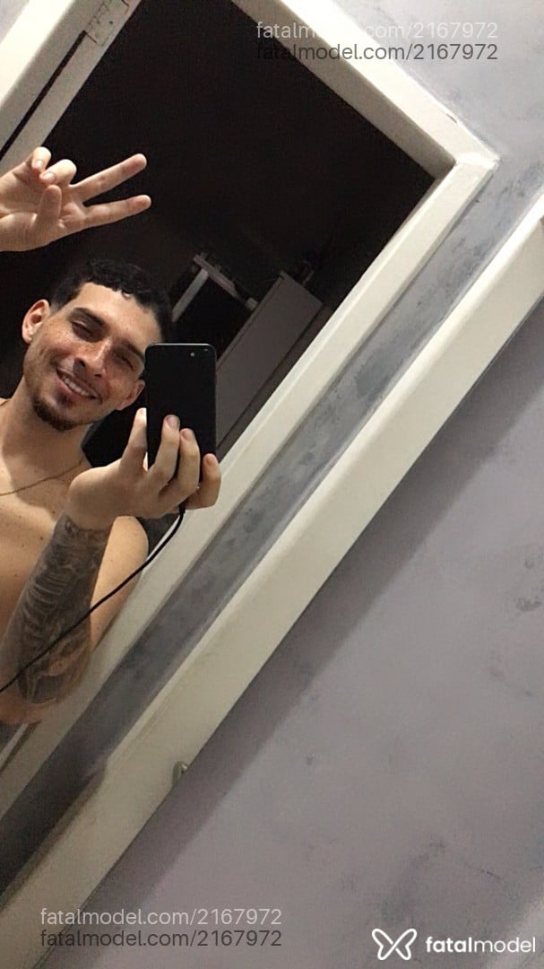 Acompanhante homem morena (o) de olhos castanhos em Rio de Janeiro - Branquintatto