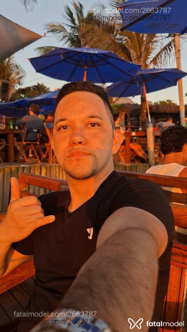 Acompanhante homem morena (o) de olhos castanhos em Rio de Janeiro - Natanael