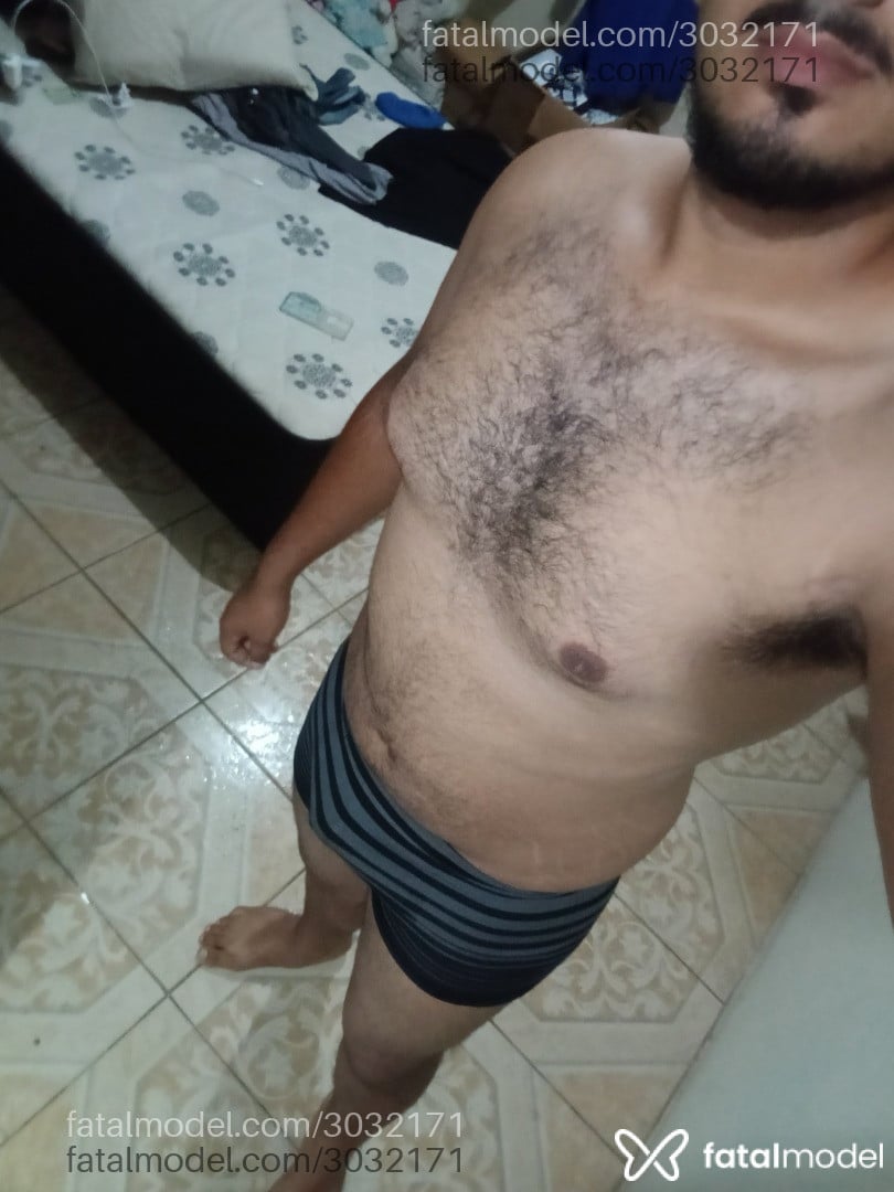 Acompanhante homem com cabelo castanho de olhos pretos - Bagual Acompanhante homem com cabelo castanho de olhos pretos - Bagual