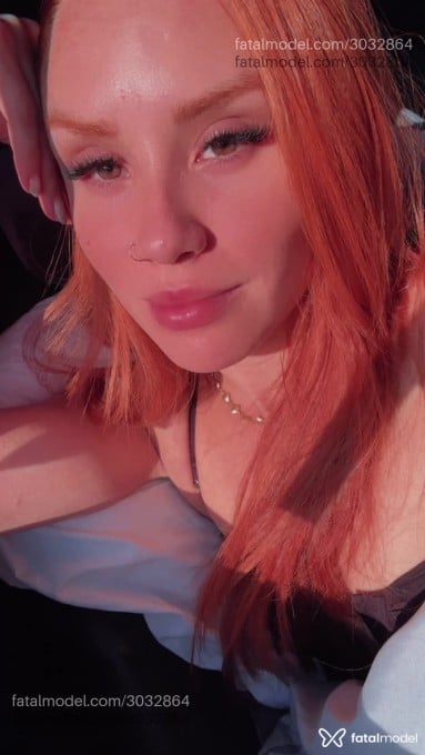 Acompanhante mulher ruiva (o) de olhos castanhos em Porto Alegre - Oliveira