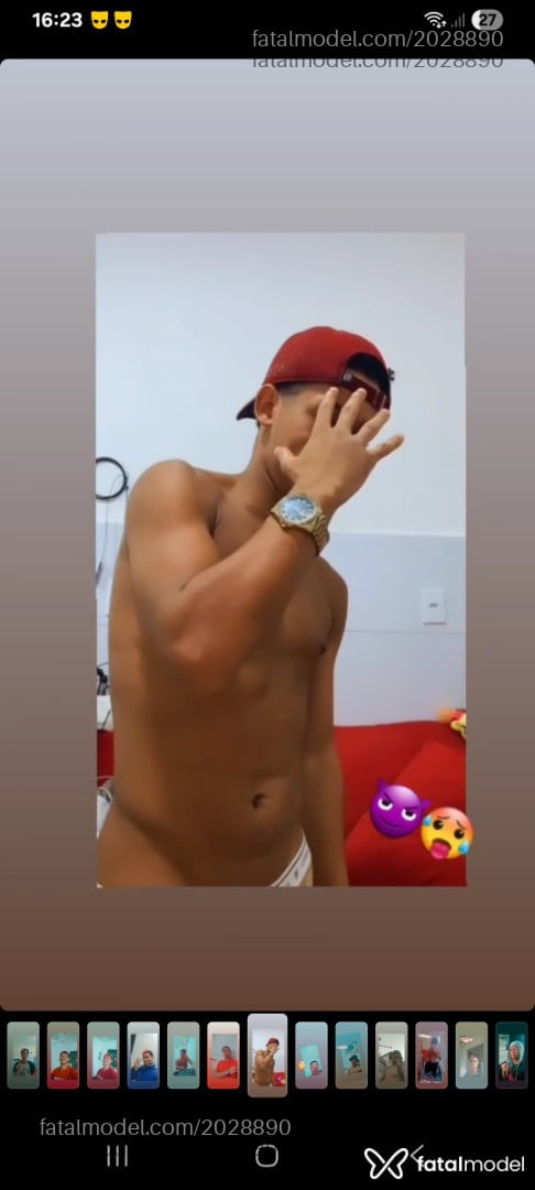 Acompanhante homem morena (o) de olhos castanhos em Rio de Janeiro - PutãoRj
