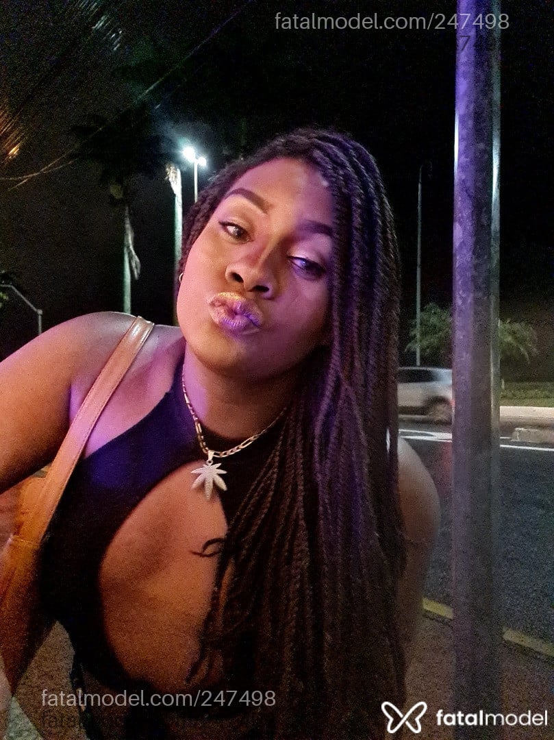 Acompanhante mulher trans morena (o) de olhos mel em Macaé Acompanhante mulher trans morena (o) de olhos mel em Macaé - Yasmin