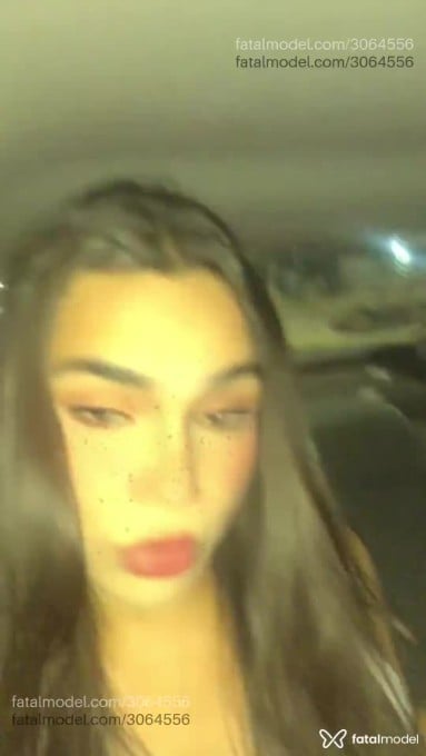 Acompanhante mulher trans com cabelo castanho de olhos castanhos em Araxá Acompanhante mulher trans com cabelo castanho de olhos castanhos em Araxá - Fernanda