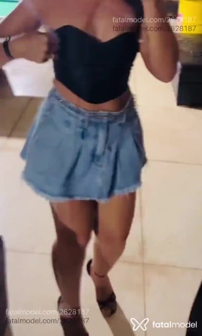 Acompanhante mulher com cabelo castanho de olhos castanhos em Campo Grande - Karina