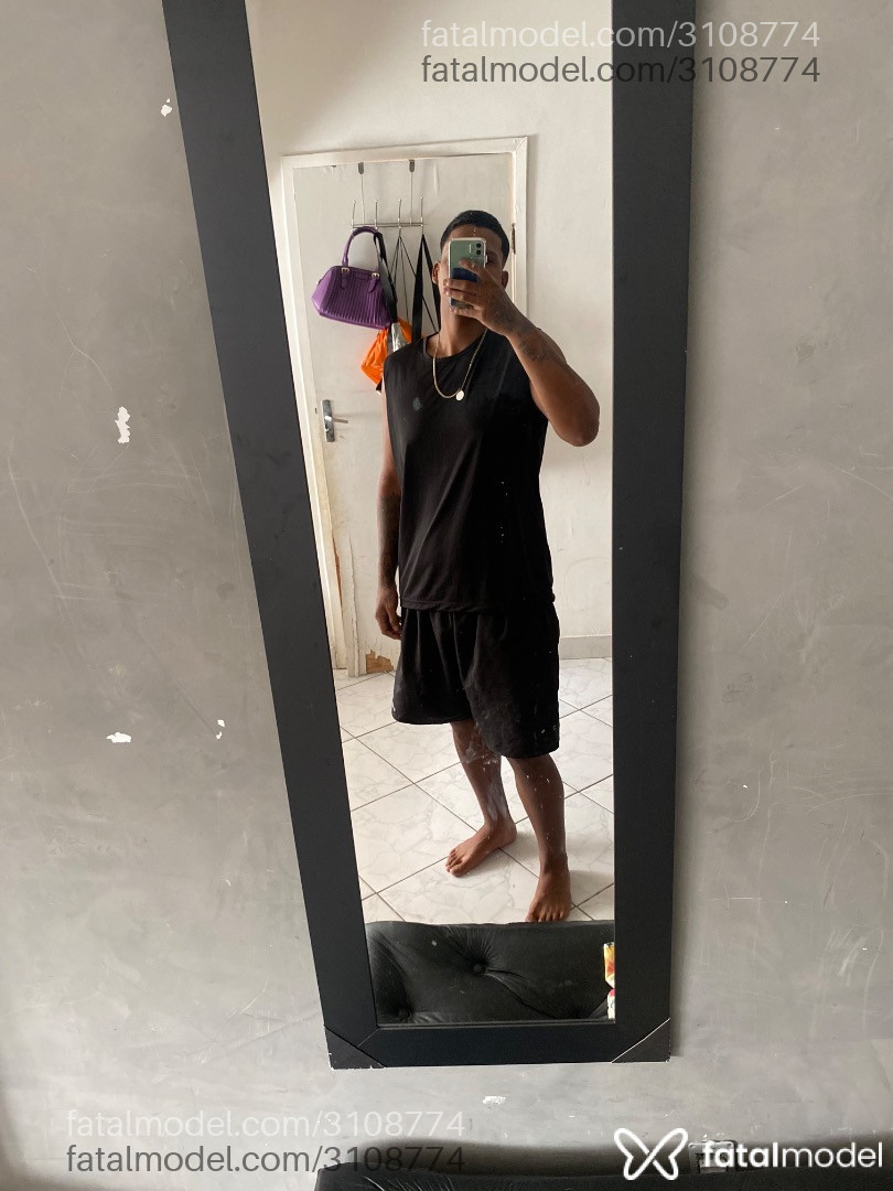 Acompanhante homem com cabelo grisalho de olhos pretos em Rio de Janeiro - Kong Black
