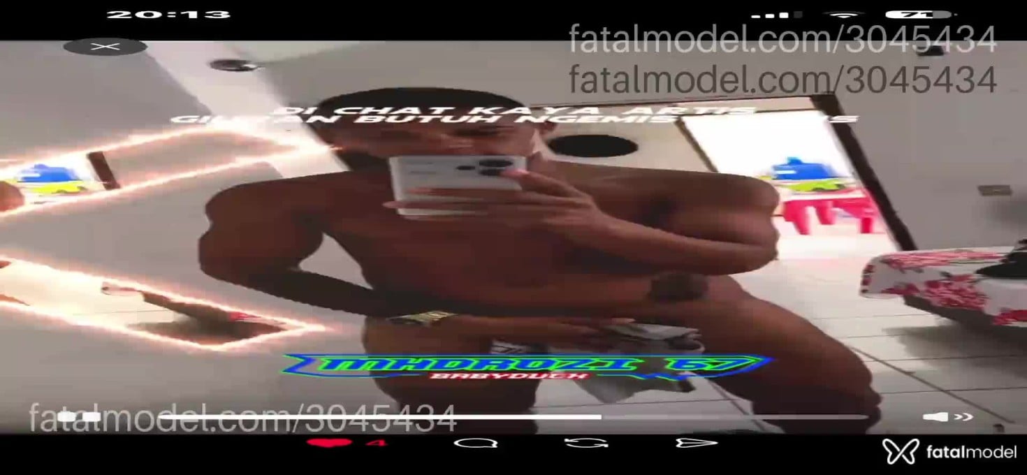 Acompanhante homem com cabelo castanho de olhos castanhos em Porto Seguro Acompanhante homem com cabelo castanho de olhos castanhos em Porto Seguro - Júnior
