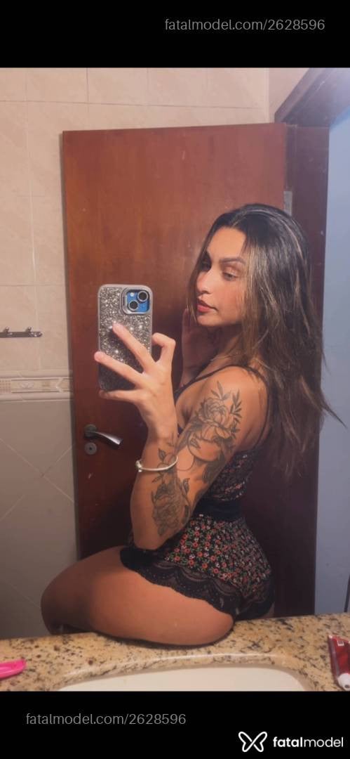 Acompanhante mulher com cabelo castanho de olhos castanhos em Armação dos Búzios - Najulia