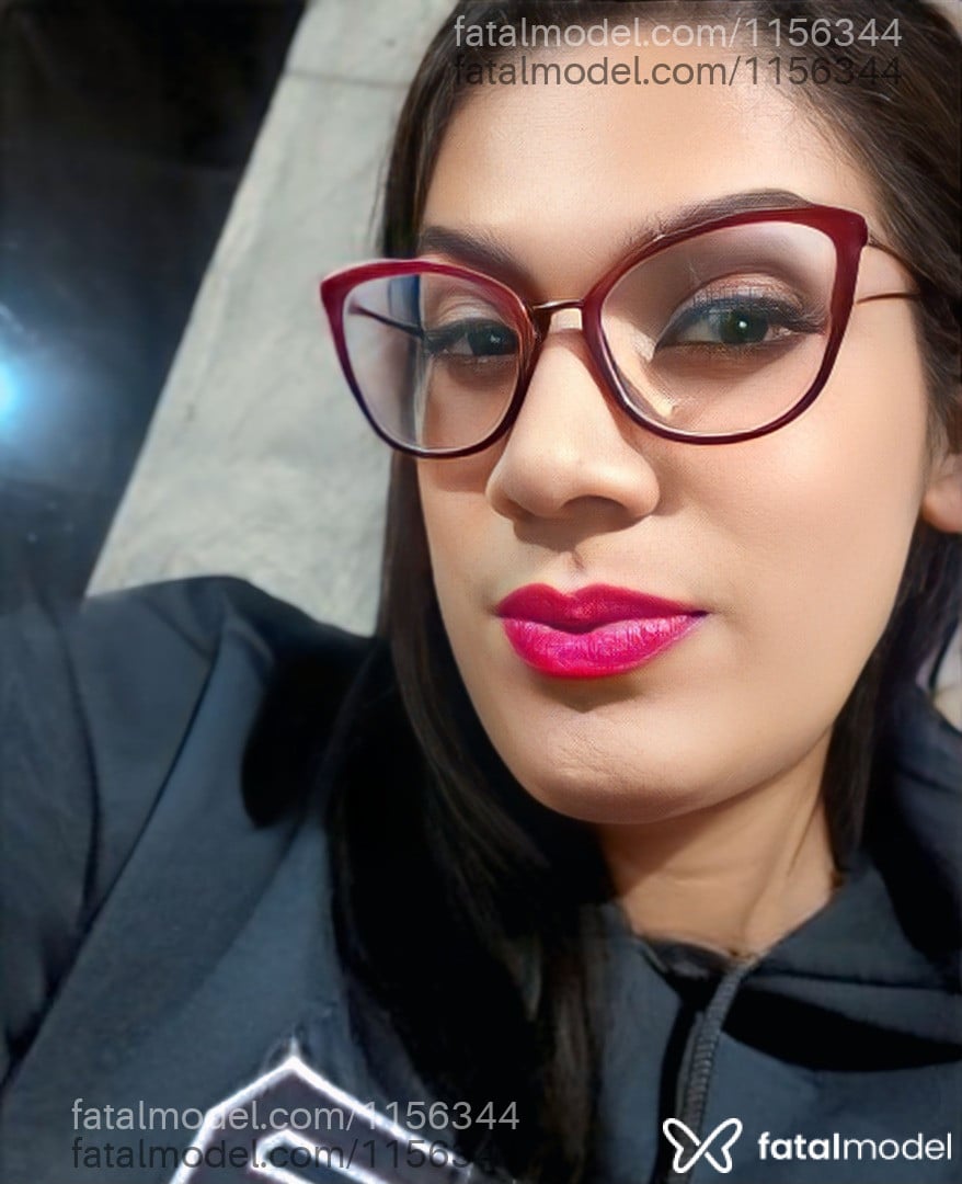 Acompanhante mulher trans morena (o) de olhos castanhos em Piraí do Sul - Paoly