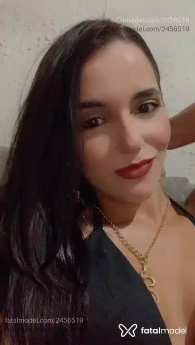 Acompanhante mulher com cabelo castanho de olhos castanhos em Brasília - Lara Bustamante