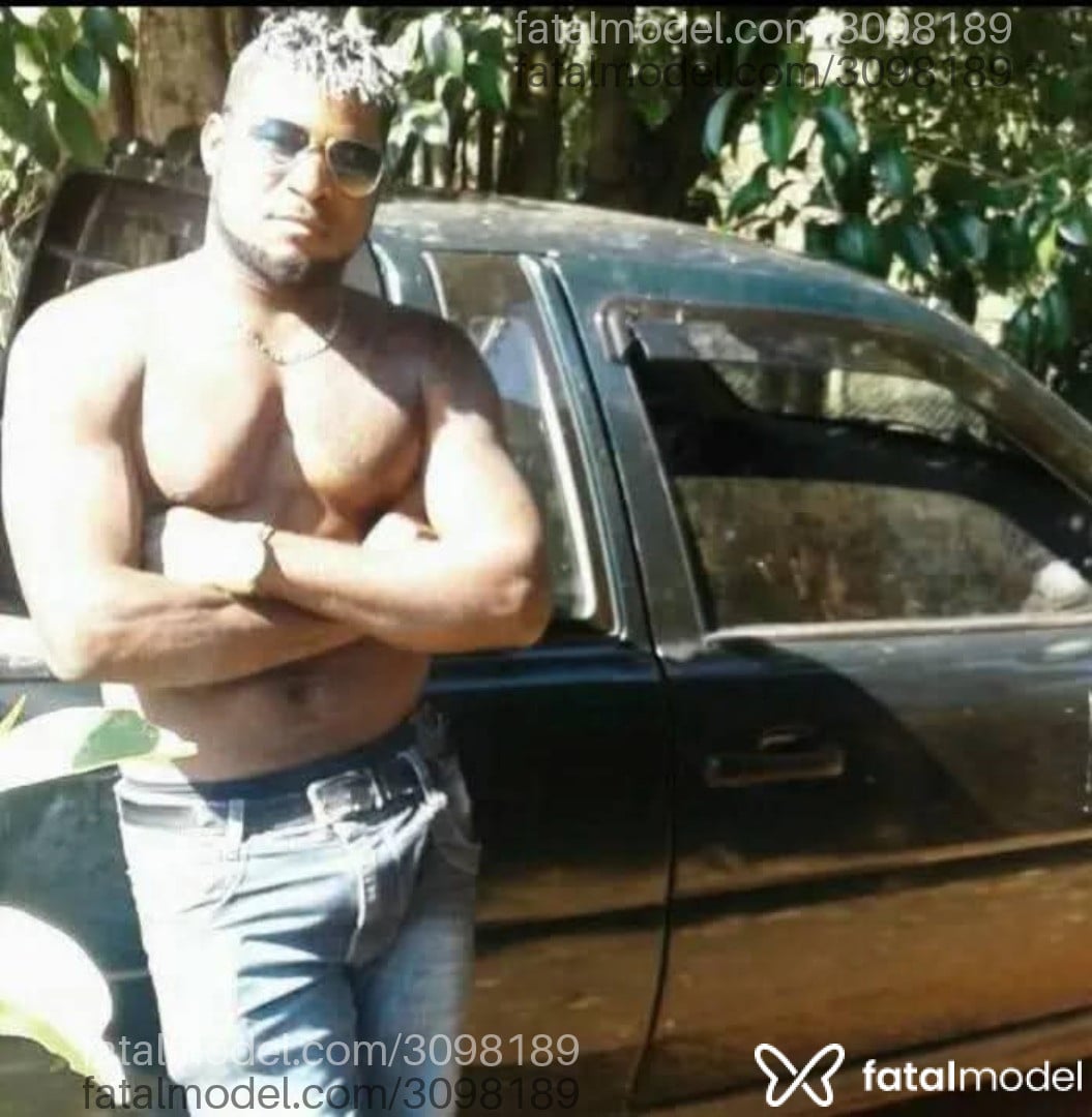 Acompanhante homem com cabelo grisalho de olhos pretos em Joaçaba Acompanhante homem com cabelo grisalho de olhos pretos em Joaçaba - Jair Pereira