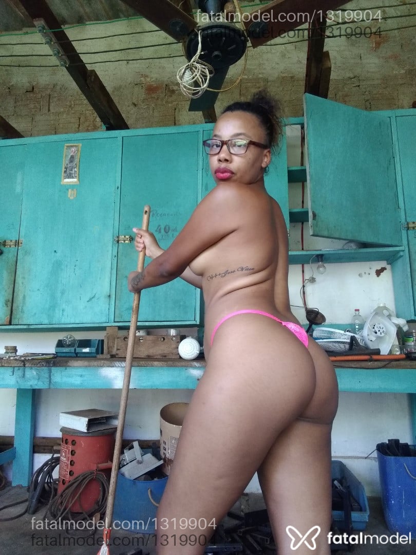 Acompanhante mulher com cabelo castanho de olhos pretos em Jales Acompanhante mulher com cabelo castanho de olhos pretos em Jales - Bianca Pacheco