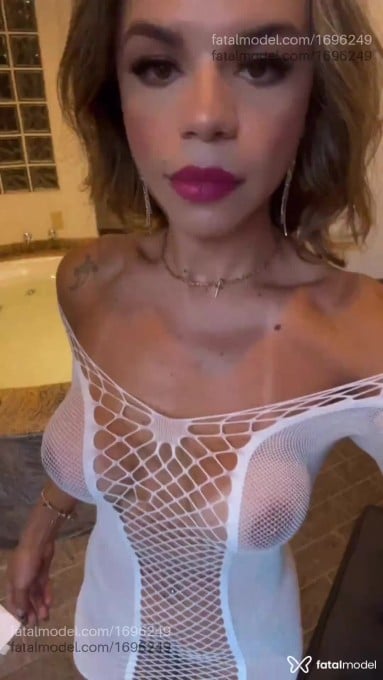 Acompanhante travesti loira (o) de olhos castanhos em Penha - Sarah Habbak